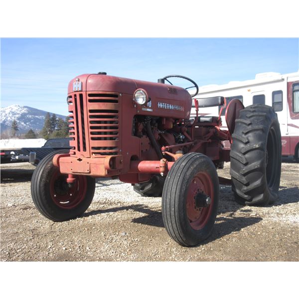 International 300 Utility Tractor- Torque Amplifier- Good Rubber- Older Restoration- New Battery