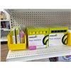 Image 1 : 3 Shelfs of Fluo Markers, Plastic Lids, Cups, Buckets, Etc.