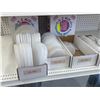 Image 2 : 3 Shelfs of Fluo Markers, Plastic Lids, Cups, Buckets, Etc.