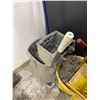 Image 2 : 2 - Mop / Bucket