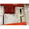 Image 3 : 5 shelves off misc. both sides of unit