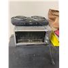 Image 2 : Misc lot Breville Toaster Oven, 2 burner hotplate, Counter and contents