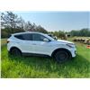 Image 1 : A-7 2014 White Santa Fe Sport, auto, runs motor is knocking. Body damage on right side 289,045km s/n