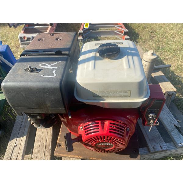 LR Honda 13 hp electric start, runs
