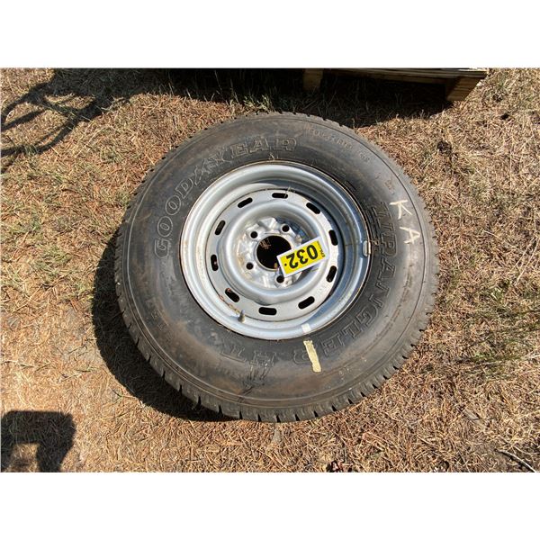 KA 1 P235 x 75R15 Tire and Rim