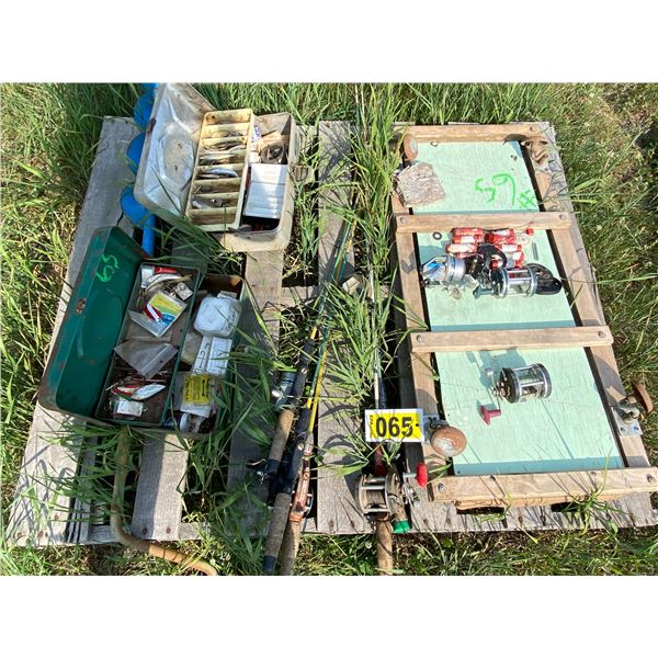 AP Quantity of Fishing Supplies & Creeper