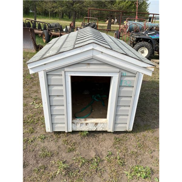 132. JB Dog House 39 in. x 51 in.