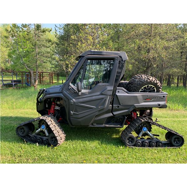 P-1 2017 Honda Pioneer 1000 Side x Side with Tracks & wheels, winch, 165 km, 29 original hrs., heate