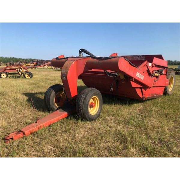 Leon Model # 850 Scraper, Box 7ft.x8ft., s/n 299-007 (front tire will be replaced before sale)