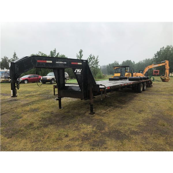 RK SWS 5th wheel ball tandem axle dually, 30' c/w ramps & rachet tie downs, SN. 4UGFG3622BD018967