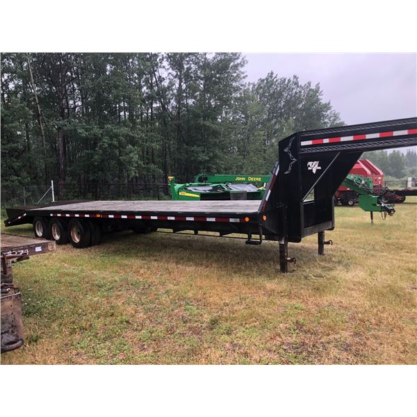 RK 2010 PJ Triple axle dually, 5th Wheel flat deck trailer, 26 ft deck, 5 ft beavertail & flip down