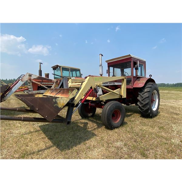 AS International 806 Diesel Tractor Cab 540 1000 P.T.O. 18.4-34 Tires c/w Bale Forks, 6ft. Bucket s/