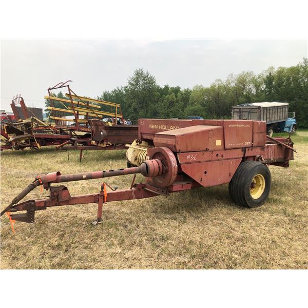 BP New Holland Hayliner 320 Square Baler, 540 PTO, s/n 378125W