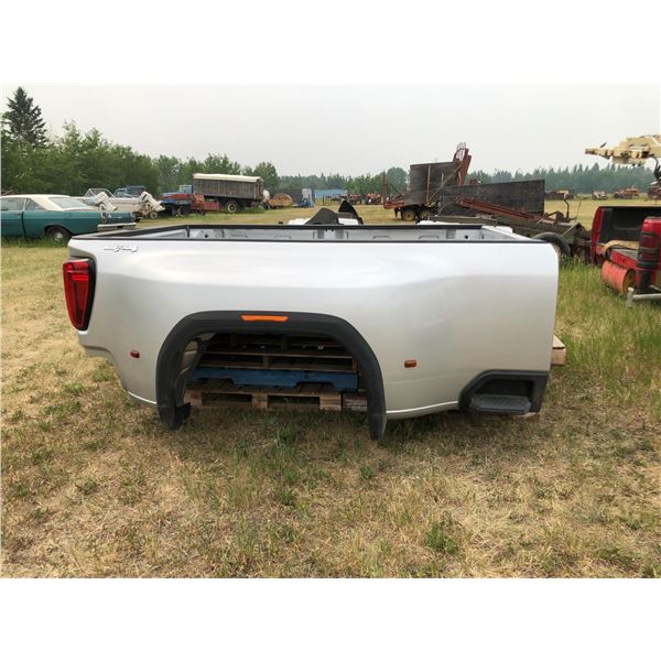 MP GMC Long Box c/w Tailgate & Filler Gas Lid (As New) fits 2021 to 2024, straps can be used to load