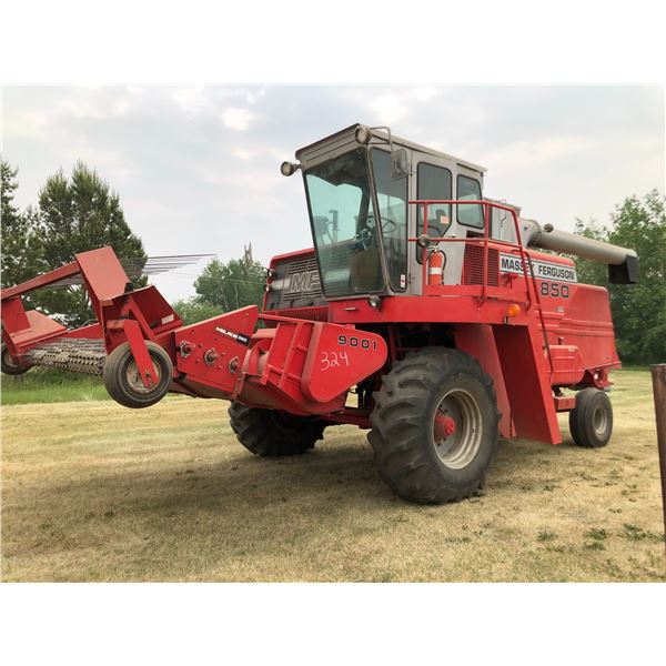 LK 850 Combine s/n 1696-26958, 9001 Header, Chopper, c/w 7 belt pick up , showing 1922 hrs., Standar