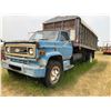 Image 2 : P1 1975 Chevy C65 Grain truck, SN. CCEE665V104197, was driven in last fall, can't start, 16 ft B&Hoi