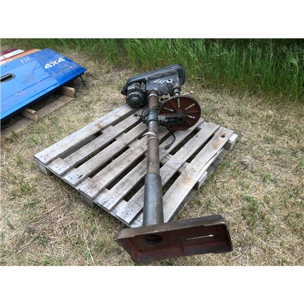 RM Drill press, working