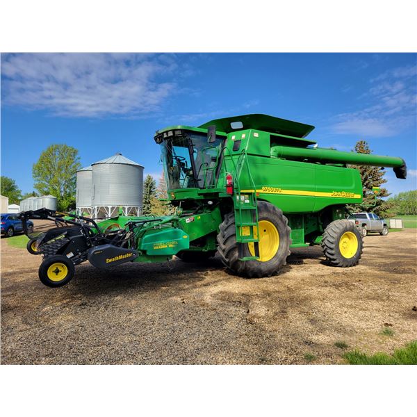 (Lot #'s 86, 87 & 88 are a Group Lot) 2005 JD 9760STS Combine, SN. H09760S710978, 2421 sep hrs, 3654
