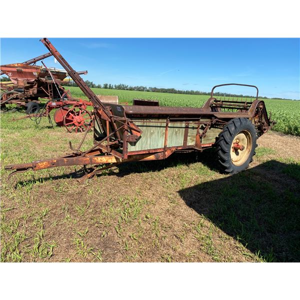 Manure Spreader, Looks Complete, New 9.5-24's Tires. Nice Restorable Project