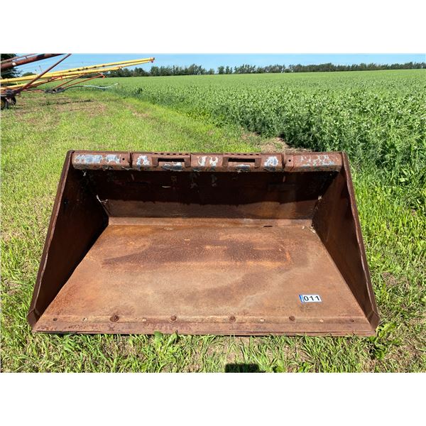 68in. Smooth Bobcat Bucket