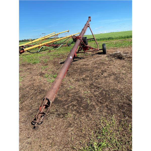 Versatile Auger approx. 7in. X 35ft. c/w BMS Gas Motor. Motor is not seized