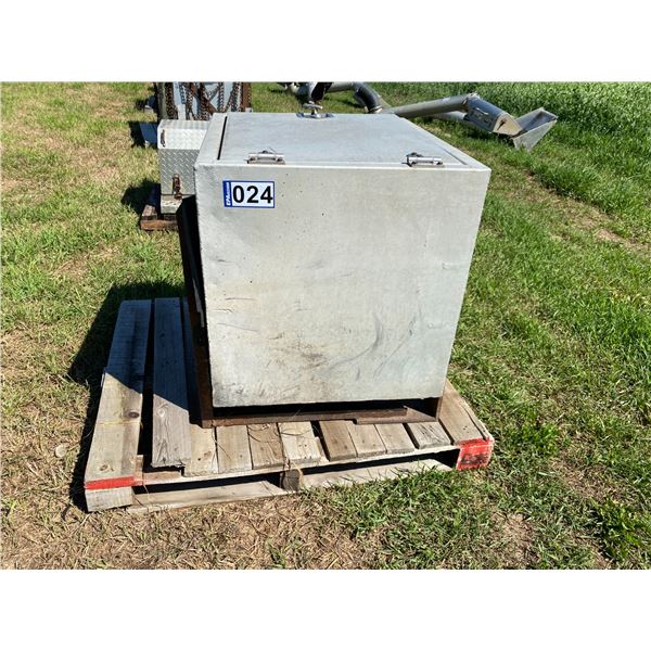 Aluminum Tool Box approx. 30in. X 27in. C/w quantity of Rachet Boomer's & misc.