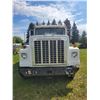 Image 2 : 1981 IH Truck, SN. 1HTD21375BGB16336, showing 402,777 Km, 400 cummins, 15 spd, 18 ft box, , 11R22 ti