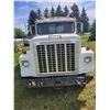 Image 3 : 1981 IH Truck, SN. 1HTD21375BGB16336, showing 402,777 Km, 400 cummins, 15 spd, 18 ft box, , 11R22 ti