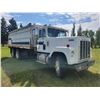 Image 4 : 1981 IH Truck, SN. 1HTD21375BGB16336, showing 402,777 Km, 400 cummins, 15 spd, 18 ft box, , 11R22 ti