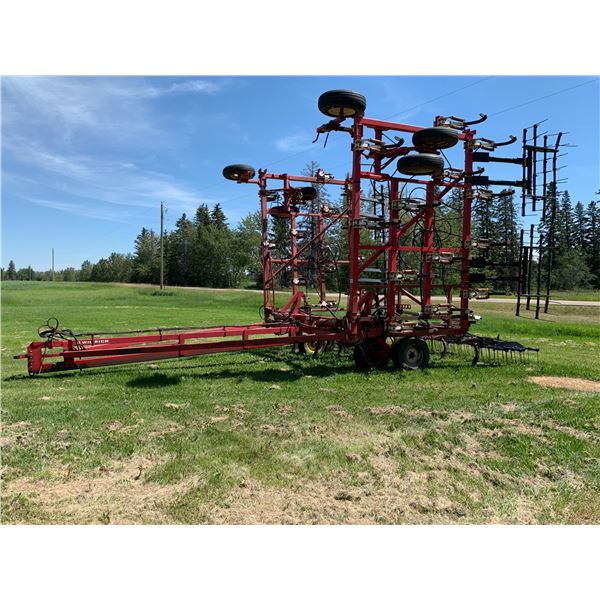 WILRICH DEEP TILLAGE  4400 CULT 39', 12" spacing Eeze On, 4 Bar harrows, NH3 Kit, SN. Not visible