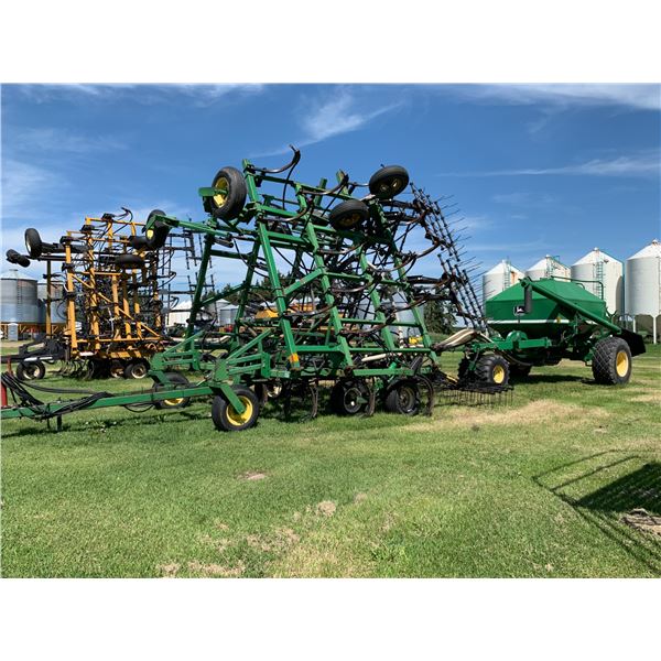 (Lot #'s 46, 47 & 48 are a Group Lot) JD 610 40' AIR SEEDER, 10" spacing, c/w JD 787 2-comp. air tan