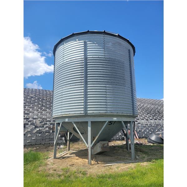 Butler Hopper Bin 14' dia. x 3-ring, approx. 1500 Bu, aeration ducts, temp. cable, double skid. To B