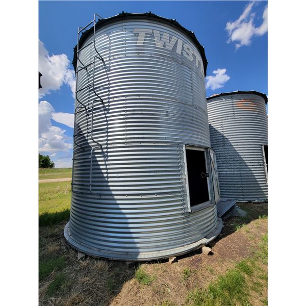 Twister 14' dia. x 5-ring, approx. 1900 Bu, wood floor.  To Be Moved by December 31st, 2025. Located