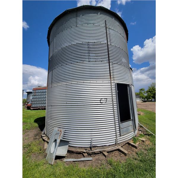 Butler 18' dia. x 7-ring, approx. 3800 Bu, wood floor, aeration ducts, temp. cable.  To Be Moved by 