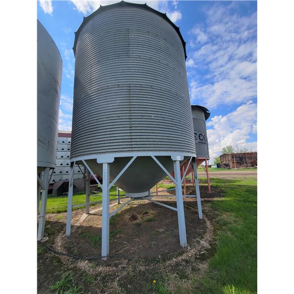 (Lot #'s 202, 203 & 204 are a Group Lot)Westfield Rosco Hopper Bin 14' dia. x 5-ring, approx. 1900 B