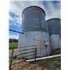 Image 7 : Butler 4-ring grain bin, mounted on top of a 4.5-ring steel tank c/w steel btm, Buyer responsible to