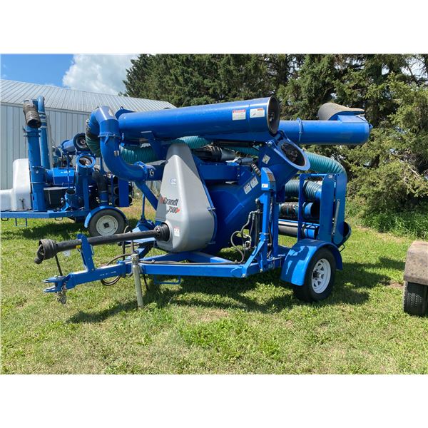 (Lot #'s 94 & 95 are a Group Lot) Brandt GRAINVAC 7500, SN. 99616, orig. owner, shedded