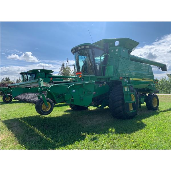 2000 JD 9650W COMBINE, 4339 eng. Hrs, 30.5-32 frt, 14.9-24 rear tires, SN. H09650W685383 c/w JD 914P