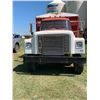 Image 2 : 1978 IH 1850 Tandem truck, SN. D0715HCA19795, Diesel, AUTO, 5spd, showing 196,344km, 7993 hrs., no t
