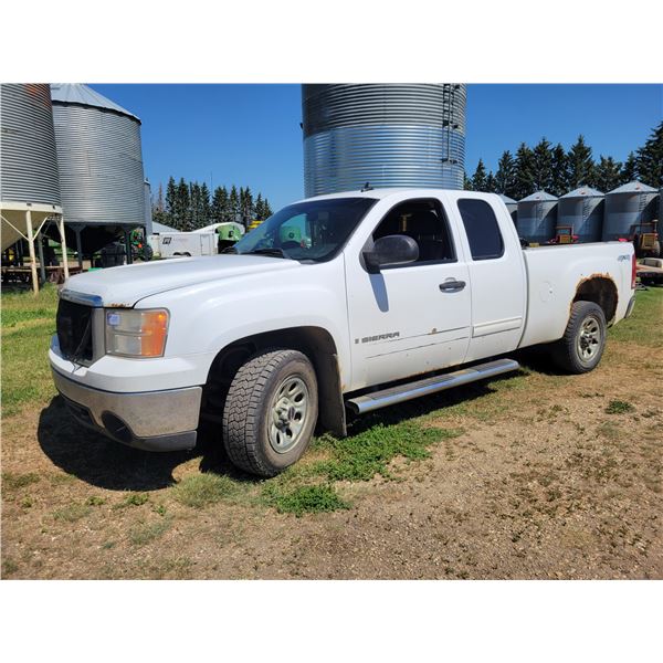 2008 GMC SIERRA TRUCK - Ext. cab, 4x4, 4.3 litre auto, showing 333,828 km, SN. 2GTEK19J181178811