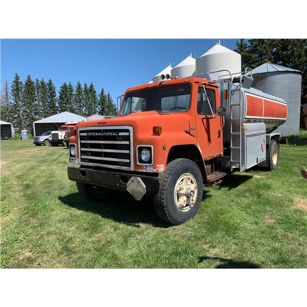 1985 International Fuel truck, Model 'S' series, SN. 1HTLDTVR4FHA10105, showing 632,633 km, 2-2" pum