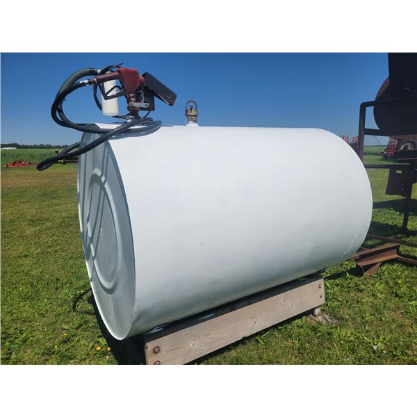 Approx. 500-gal Fuel Tank c/w 12-Volt pump, 15 GPM