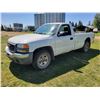 Image 1 : 2004 GMC SIERRA TRUCK - Reg cab, 4x4, V8 auto, showing 227,283 km, SN. 1GTEK14VX4Z273556, runs fine