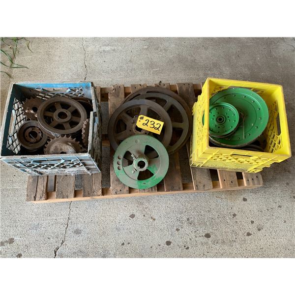 Various pulleys & gears (mainly JD)