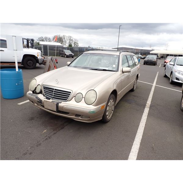 2000 Mercedes-Benz E320 RUNS WITH MECHANICAL PROBLEMS