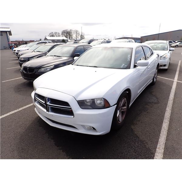 2013 Dodge Charger RUNS WITH MECHANICAL PROBLEMS