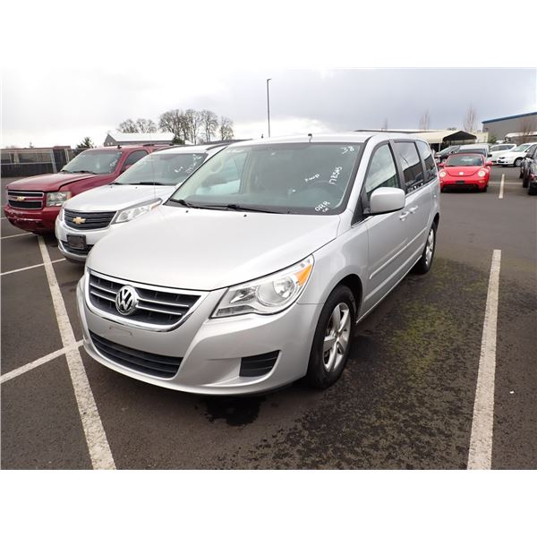 2009 Volkswagen Routan RUNS WITH MECHANICAL PROBLEMS