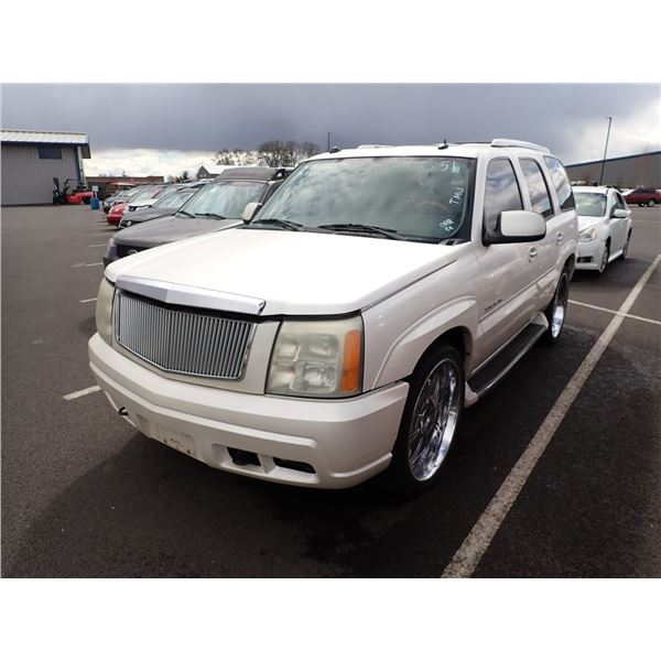 2004 Cadillac Escalade RUNS WITH MECHANICAL PROBLEMS