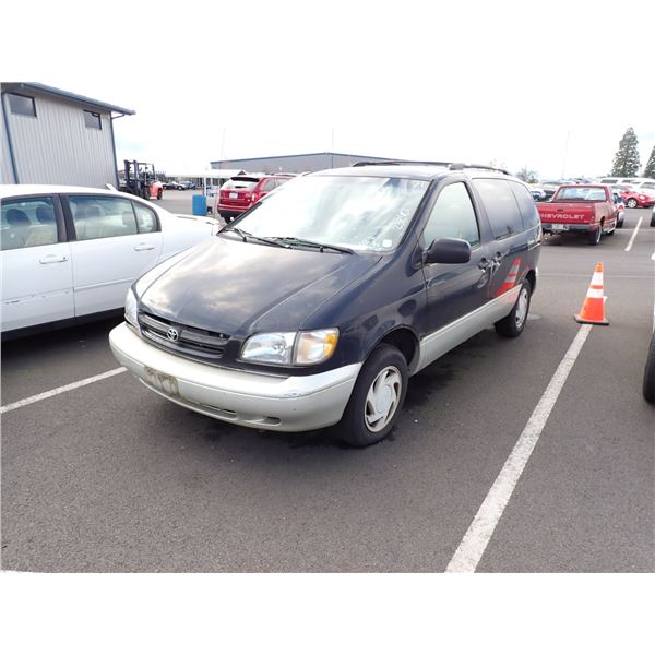 1998 Toyota Sienna