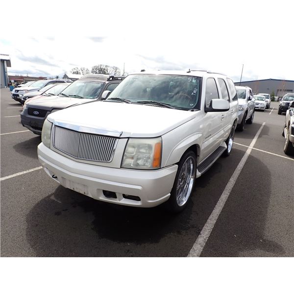 2004 Cadillac Escalade RUNS WITH MECHANICAL PROBLEMS